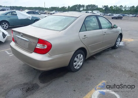 2004 Toyota Camry Le z USA, uszkodzony, nr VIN 4T1BE32K74U827529